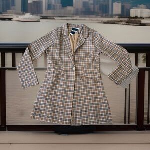 HYFVE Women’s Size M Taupe and Tan Plaid One Button Blazer Jacket.New with Tags.
